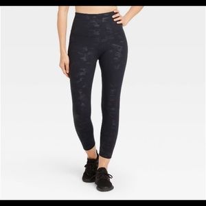 Knox Rose Black Camo Super High Rise Waisted Leggings small